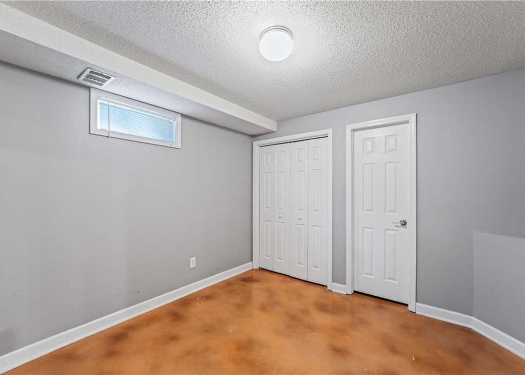15549 S Blackfeather Street — photo 46