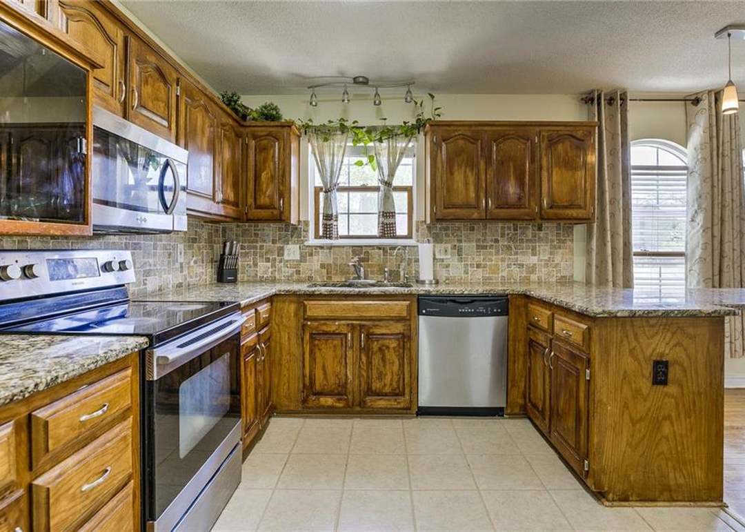 15617 Foster Street — photo 12