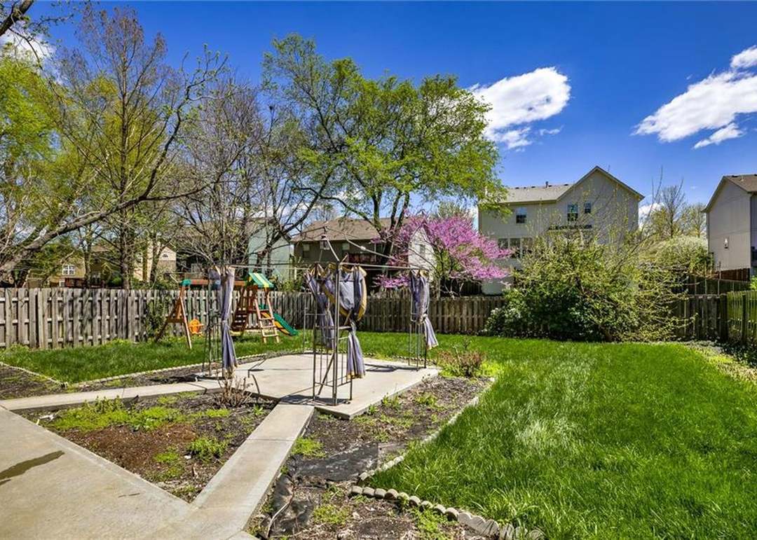 15617 Foster Street — photo 24