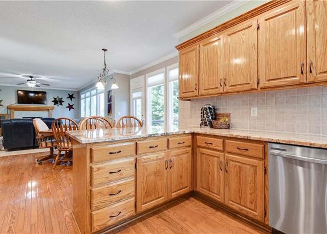 15651 S Widmer Street — photo 2