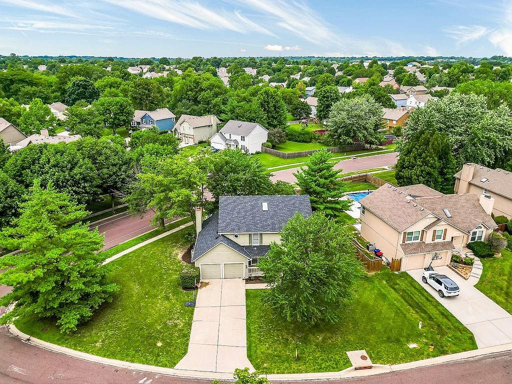 15818 Horton Lane — photo 32