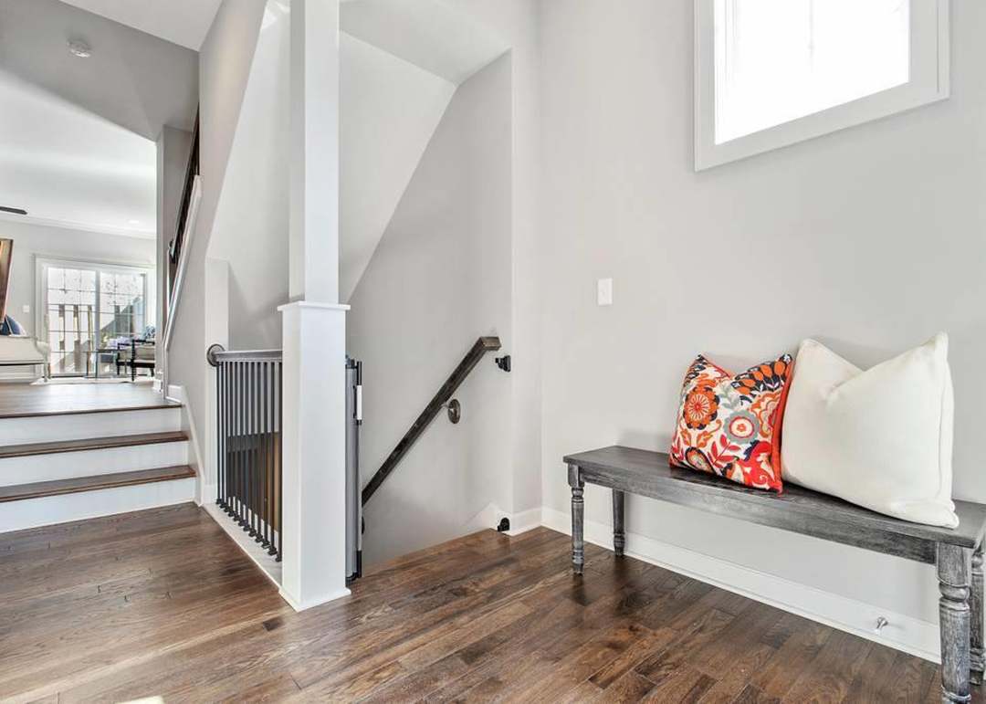 15845 Valley View Drive — photo 8
