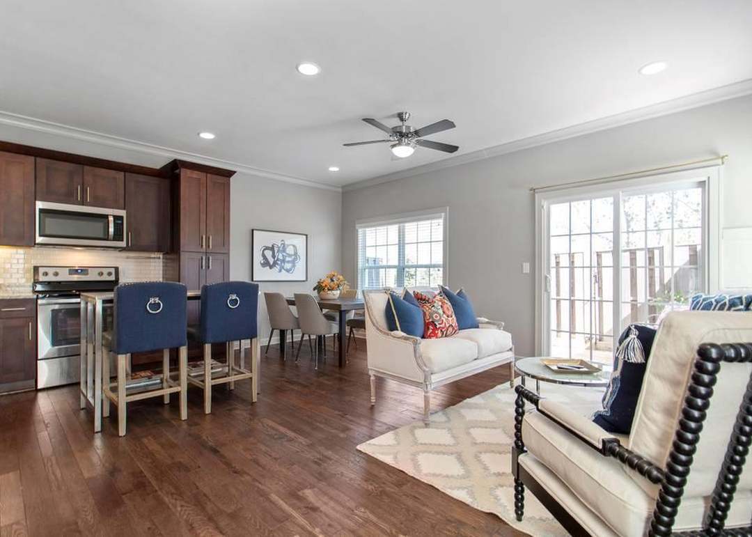15845 Valley View Drive — photo 9