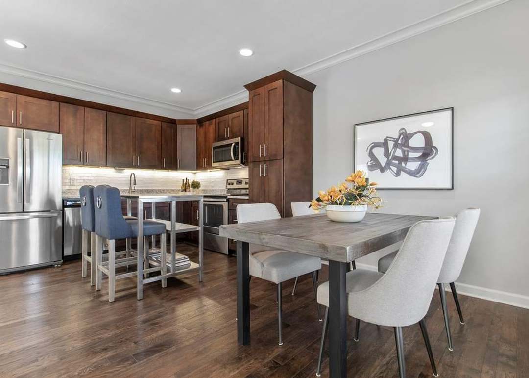 15845 Valley View Drive — photo 13