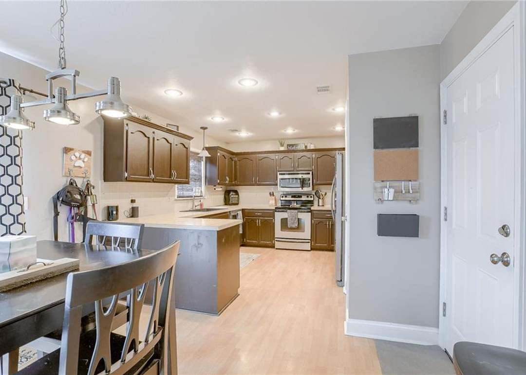15907 W 154th Terrace — photo 9