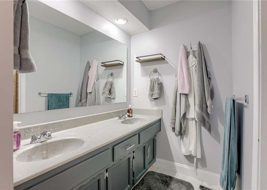 15907 W 154th Terrace — photo 16