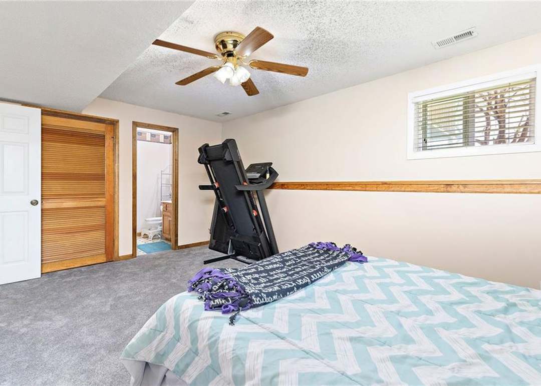 15911 Ryan Drive — photo 3