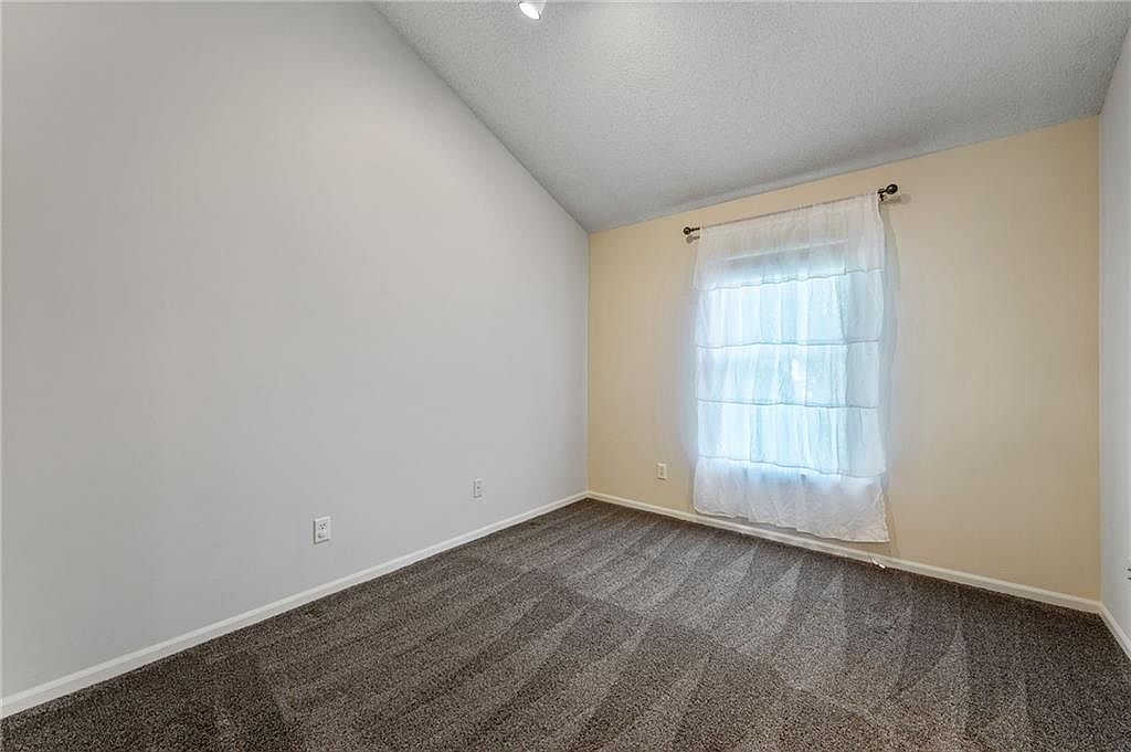 15933 Birch Street — photo 26