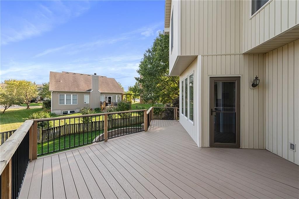 15933 Birch Street — photo 45