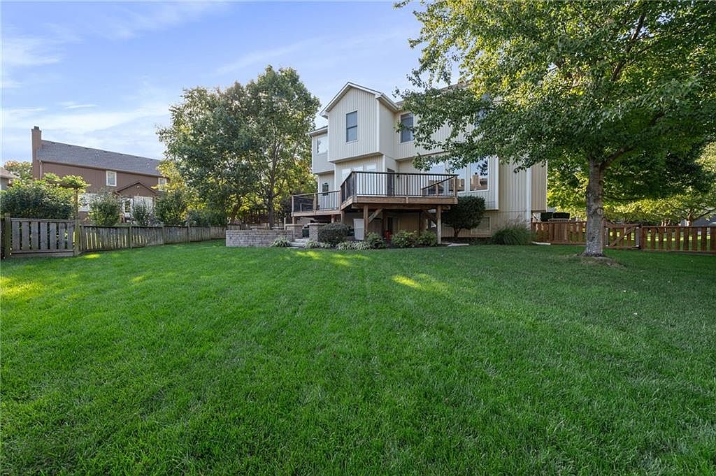 15933 Birch Street — photo 47