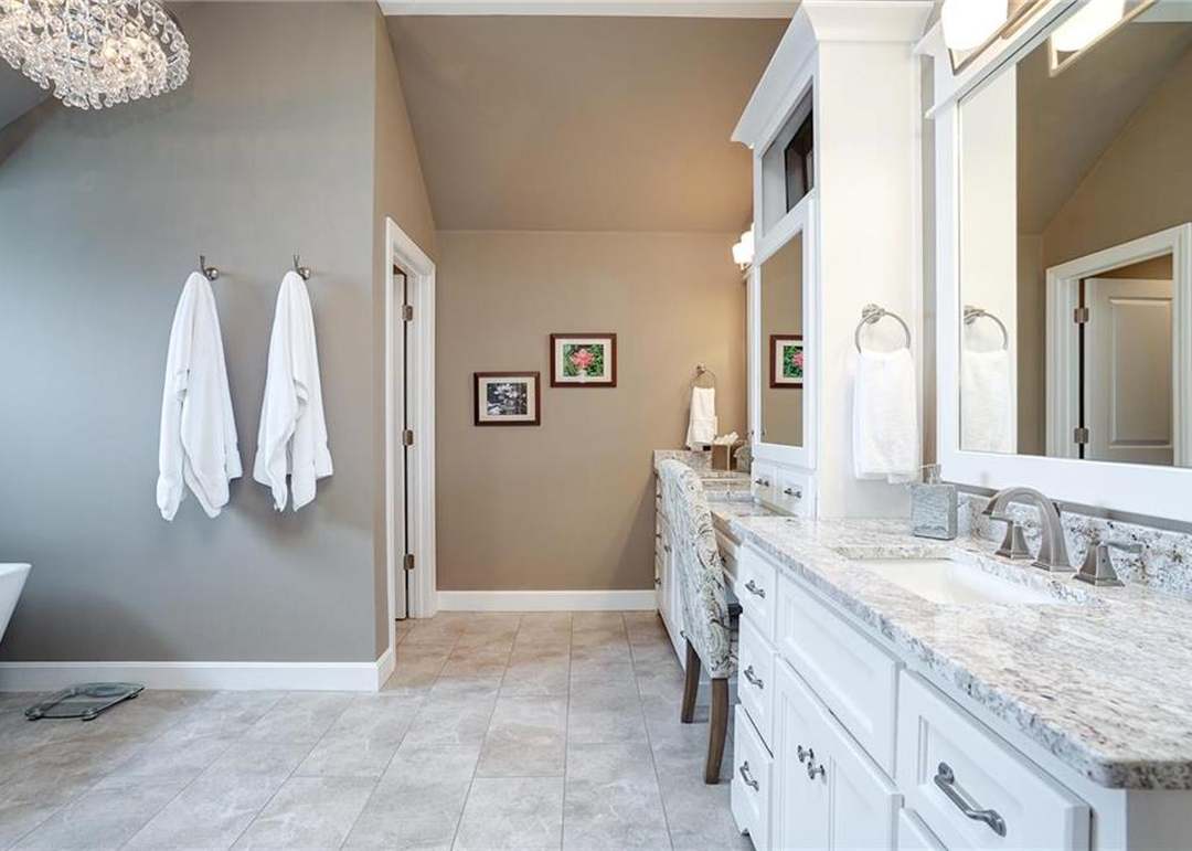 15933 Melrose Street — photo 7