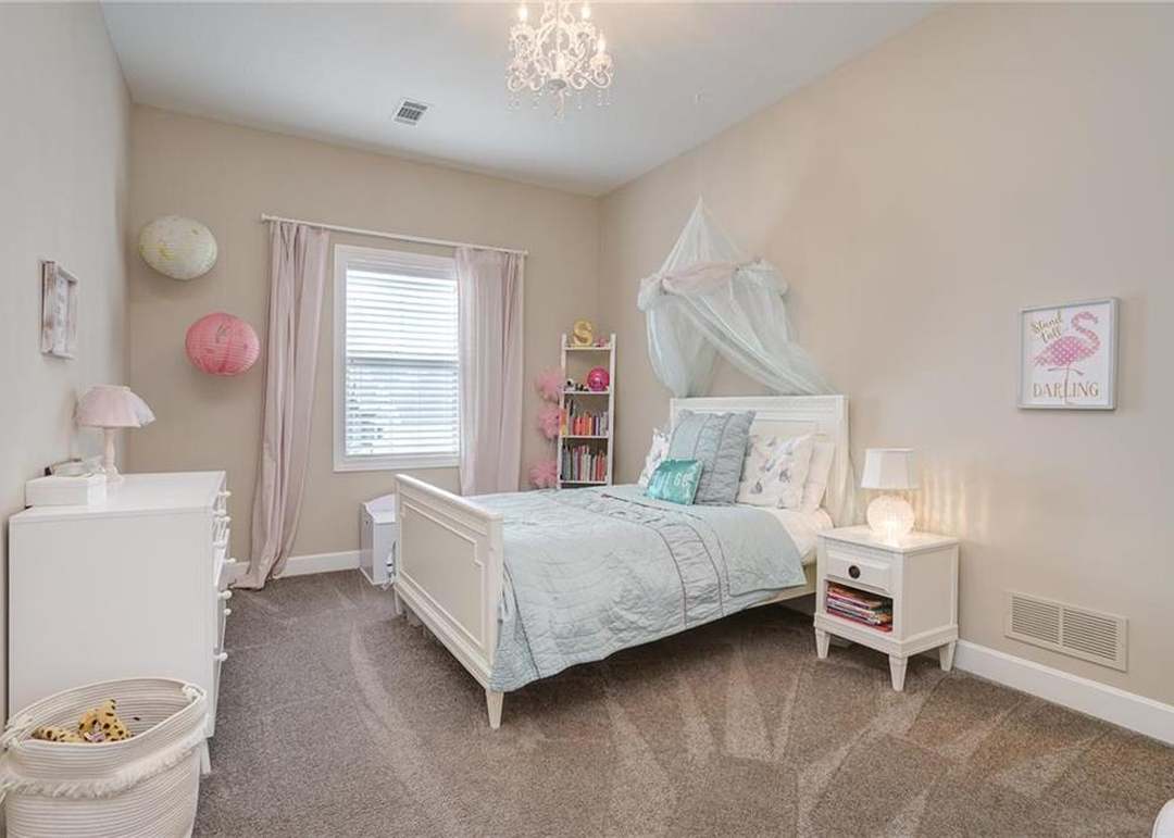15933 Melrose Street — photo 29