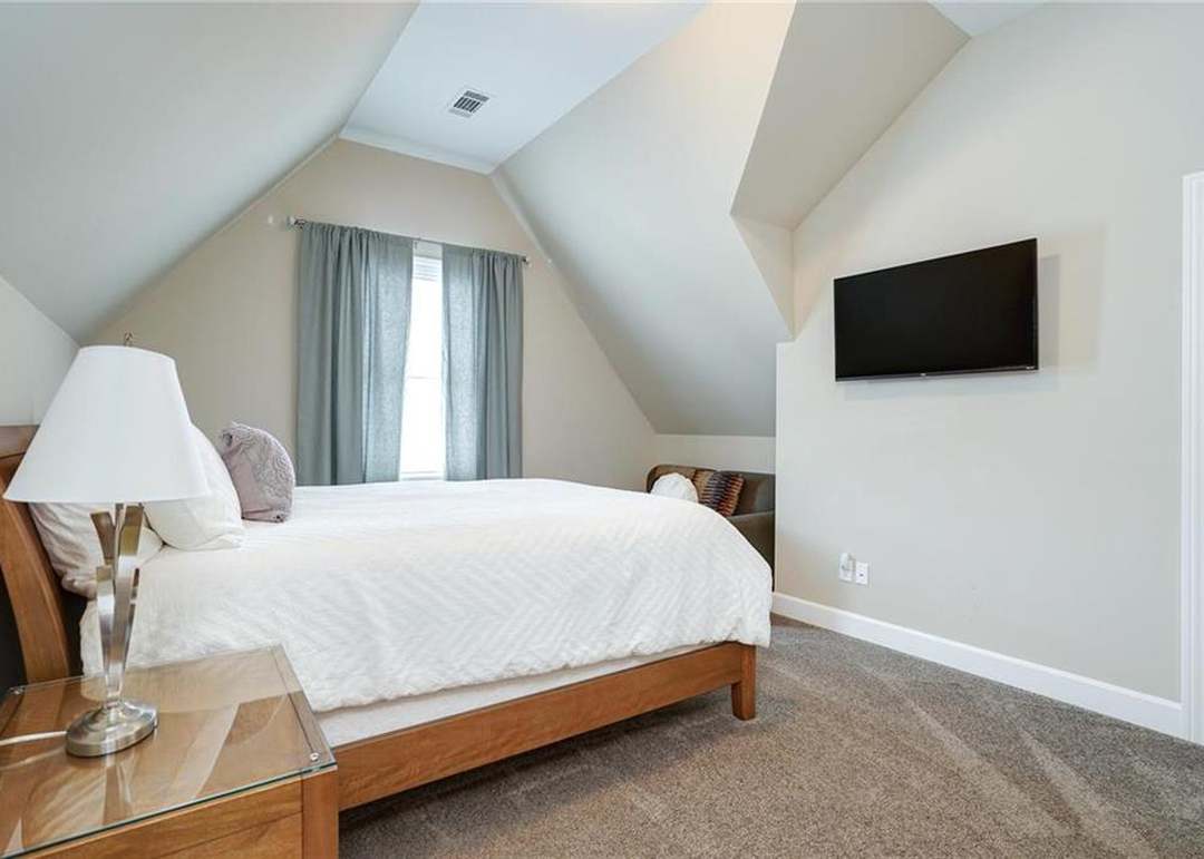 15933 Melrose Street — photo 32