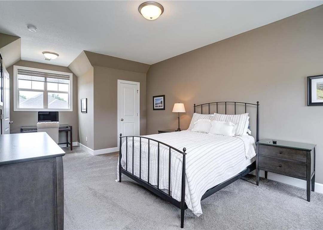 15933 Melrose Street — photo 34