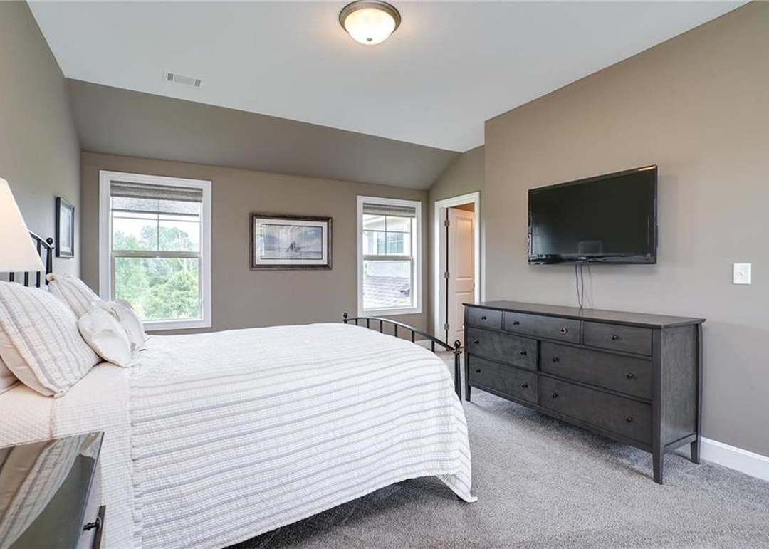 15933 Melrose Street — photo 35