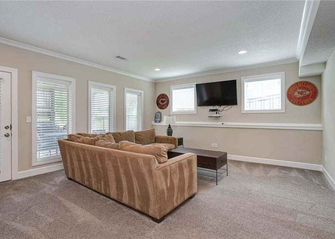 15933 Melrose Street — photo 38