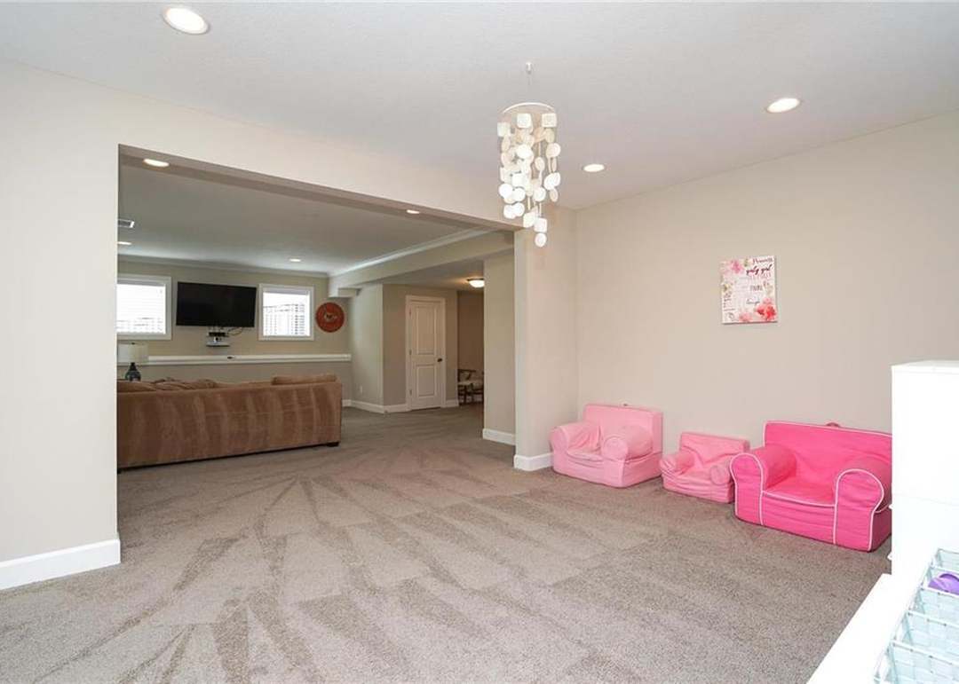 15933 Melrose Street — photo 39