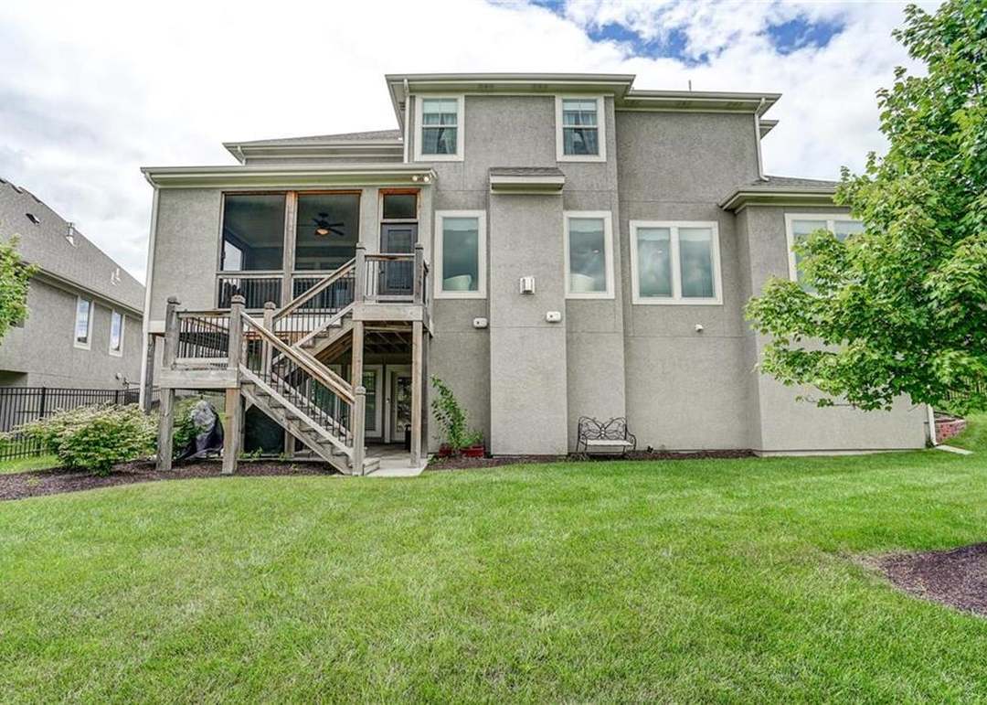15933 Melrose Street — photo 43