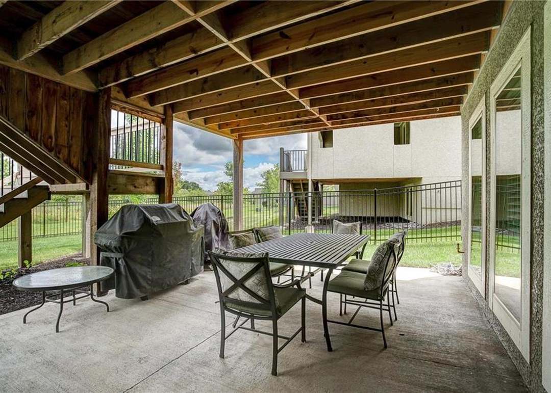 15933 Melrose Street — photo 44