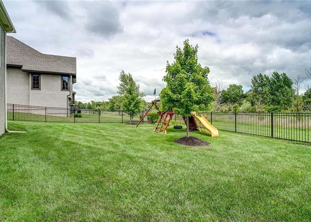 15933 Melrose Street — photo 45