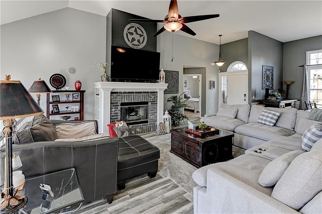 15955 NW 134th Circle — photo 7