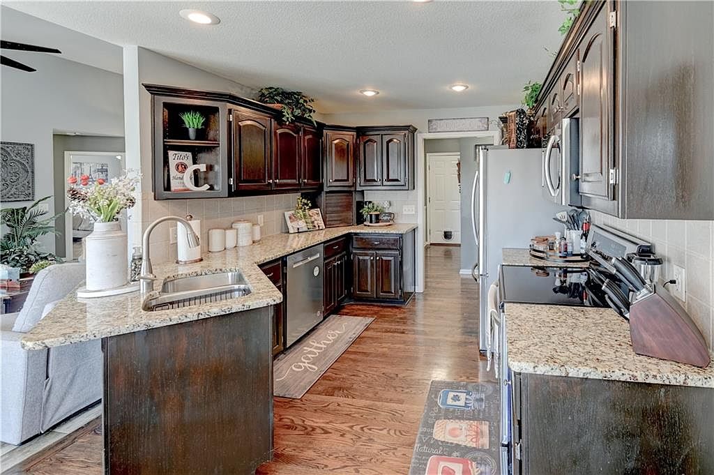 15955 NW 134th Circle — photo 12