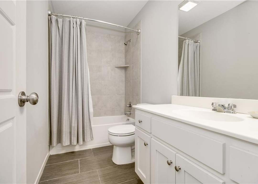 16038 Fontana Street — photo 3
