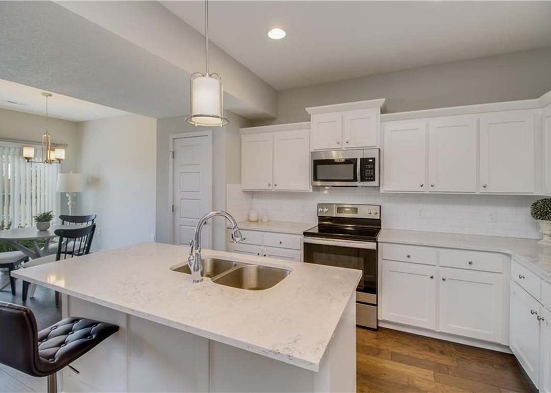 16038 Fontana Street — photo 4