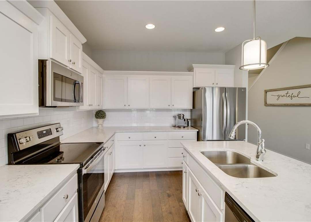 16038 Fontana Street — photo 13