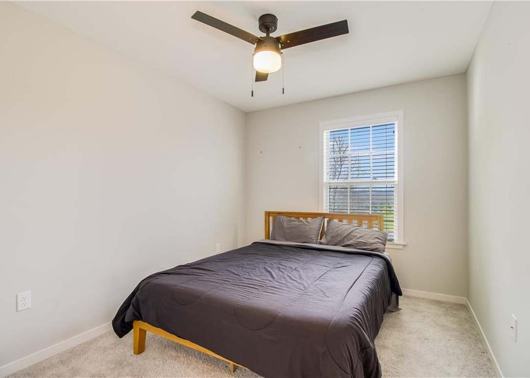 16038 Fontana Street — photo 20