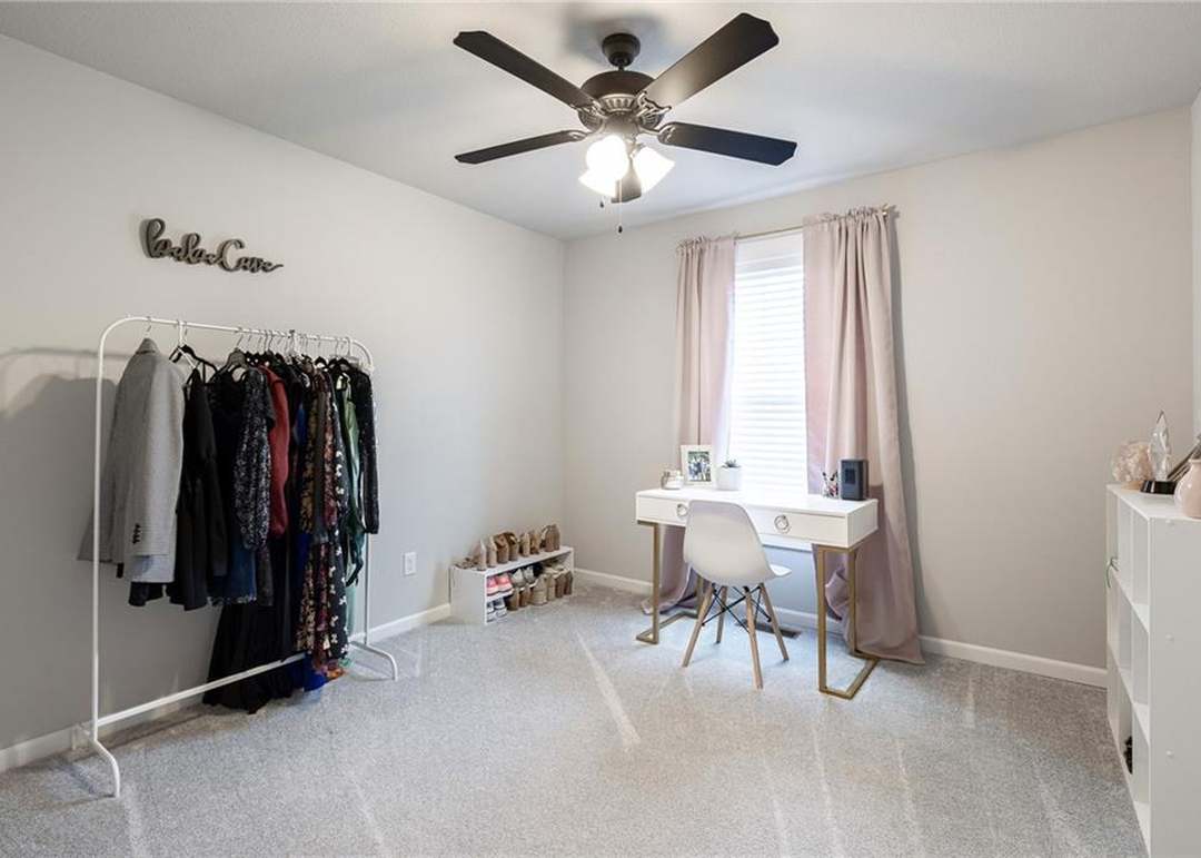1609 NE Jaclyn Drive — photo 5