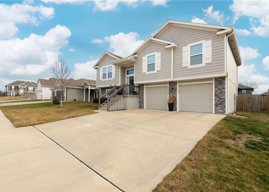 1609 NE Jaclyn Drive — photo 11