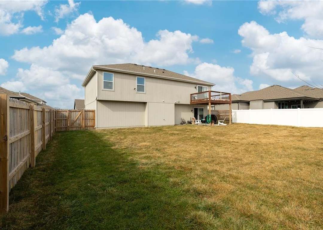 1609 NE Jaclyn Drive — photo 36