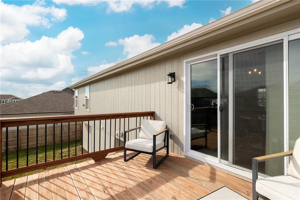1609 NE Jaclyn Drive — photo 37