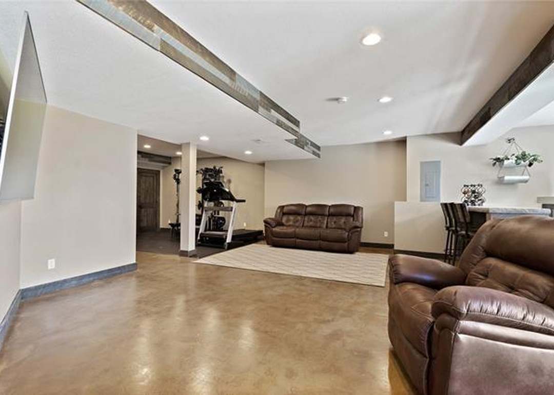 16131 S Raintree Street — photo 47
