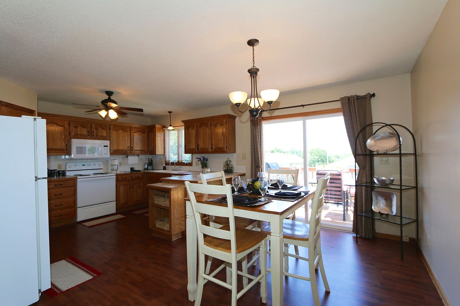 16200 SPRING VALLEY ROAD — photo 10
