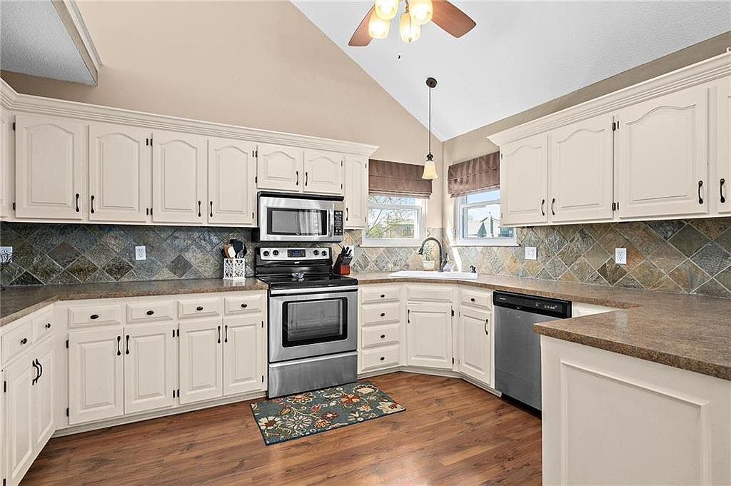 16350 S Sunset Street — photo 55