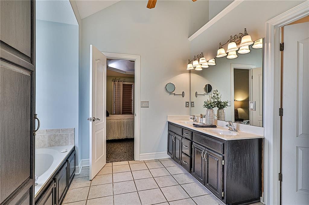 16401 E 38TH STREET Court — photo 21