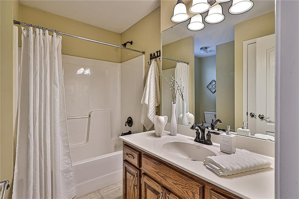 16401 E 38TH STREET Court — photo 25