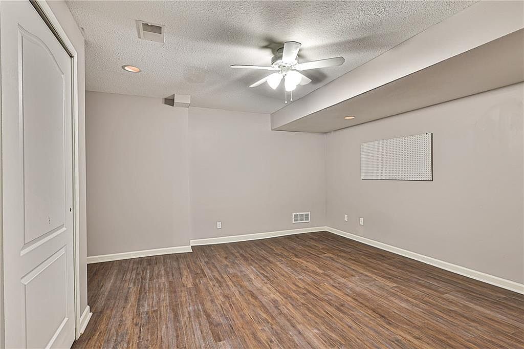 16401 E 38TH STREET Court — photo 40