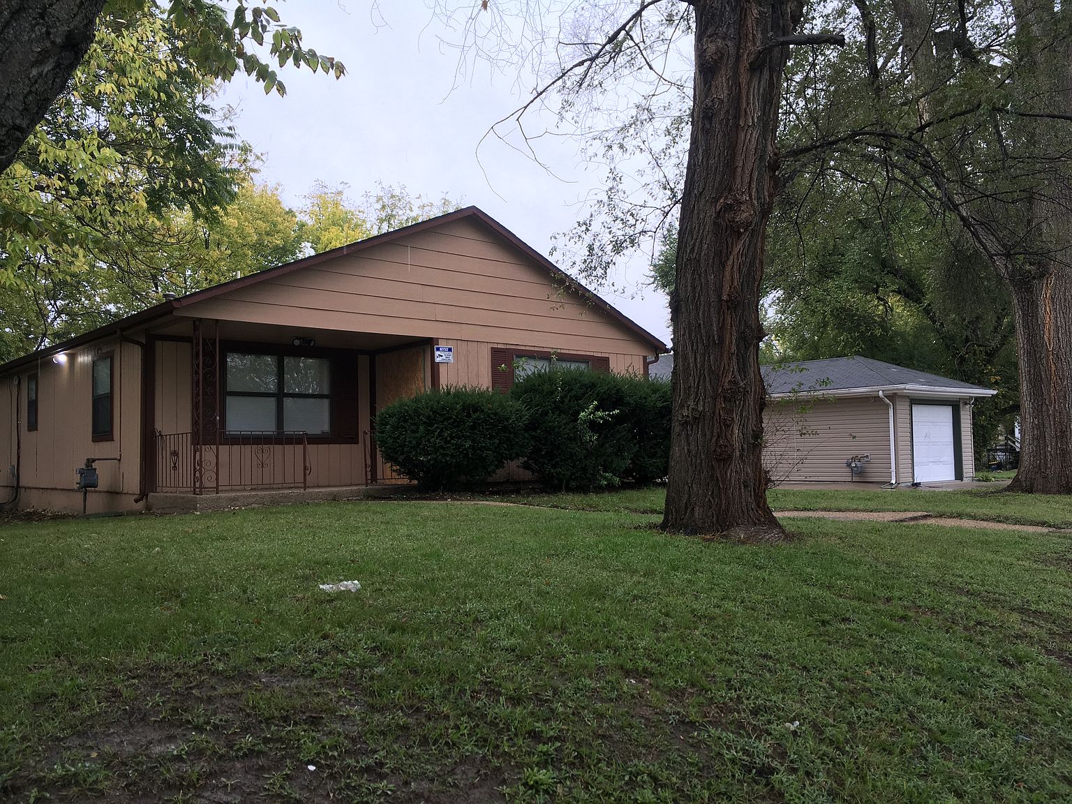 1653 Hardesty Avenue — photo 2