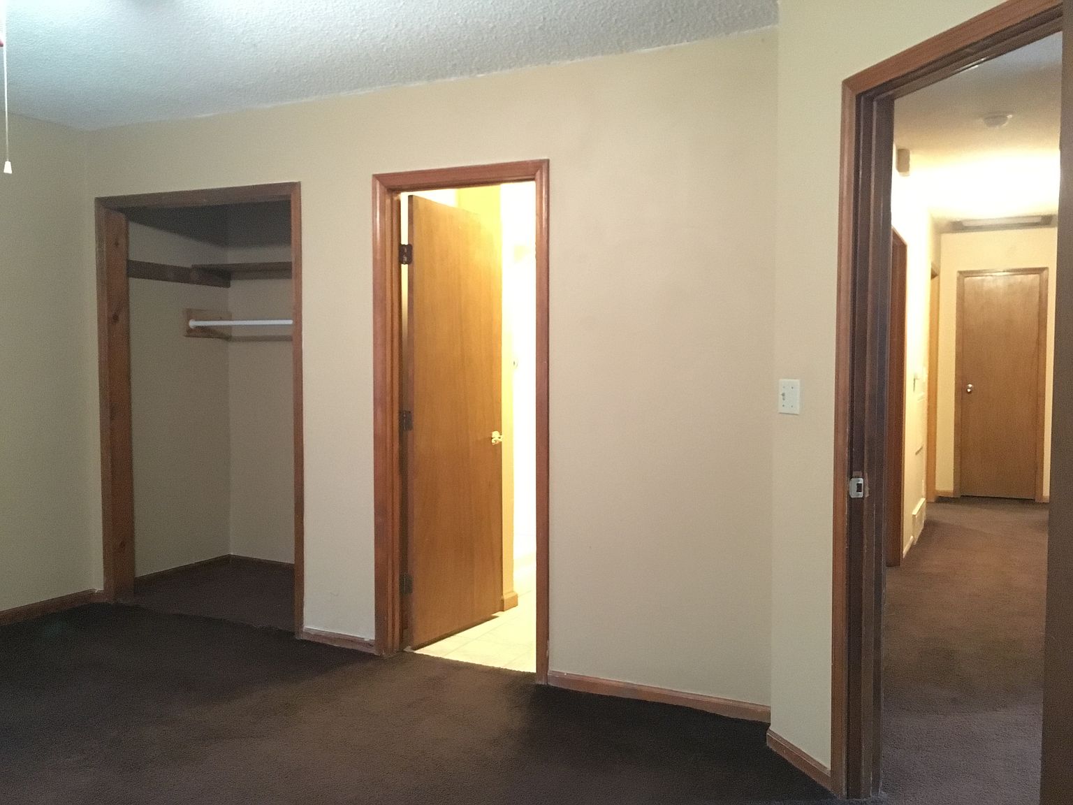 1653 Hardesty Avenue — photo 8