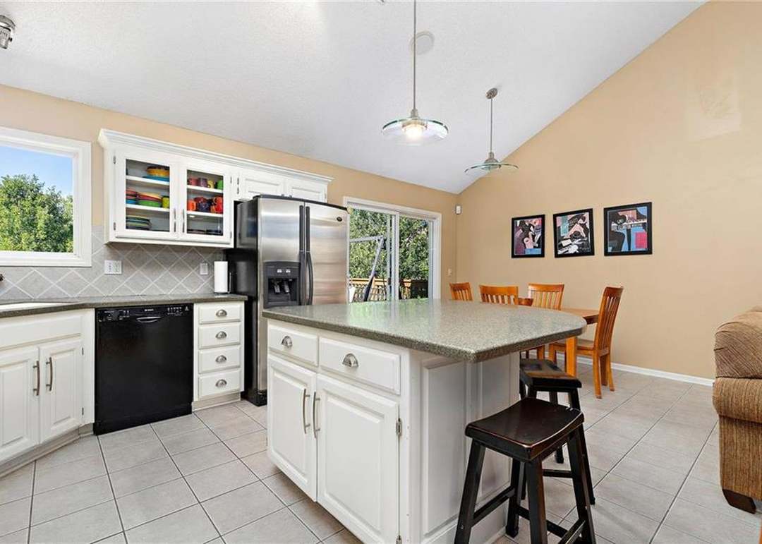 16532 W 156th Street — photo 2