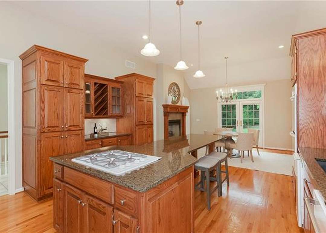 16900 Meadow Lane — photo 6