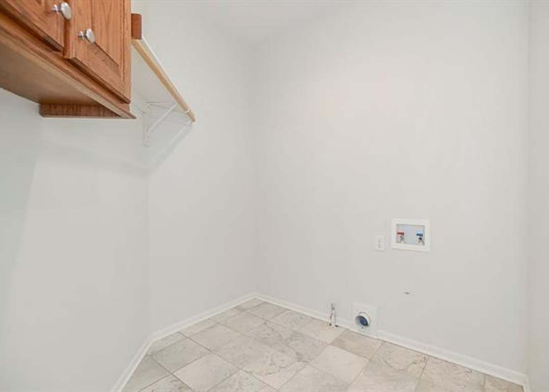 16900 Meadow Lane — photo 22