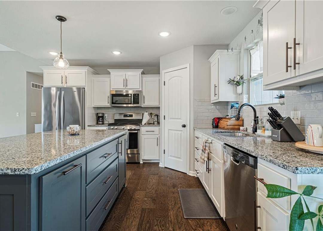 1706 CHESTNUT Street — photo 23