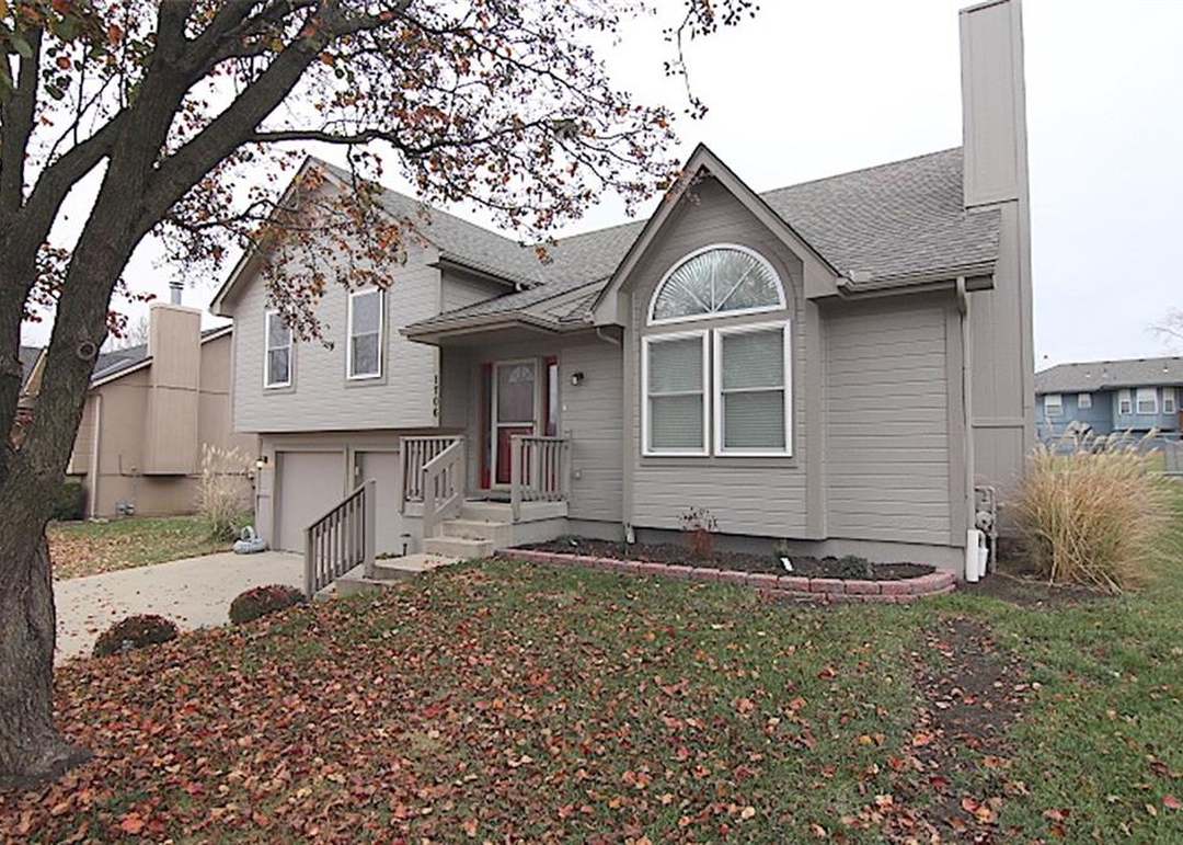 1706 Johnston Drive — photo 9