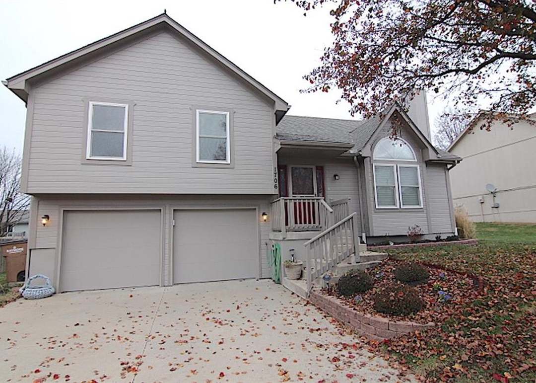 1706 Johnston Drive — photo 10