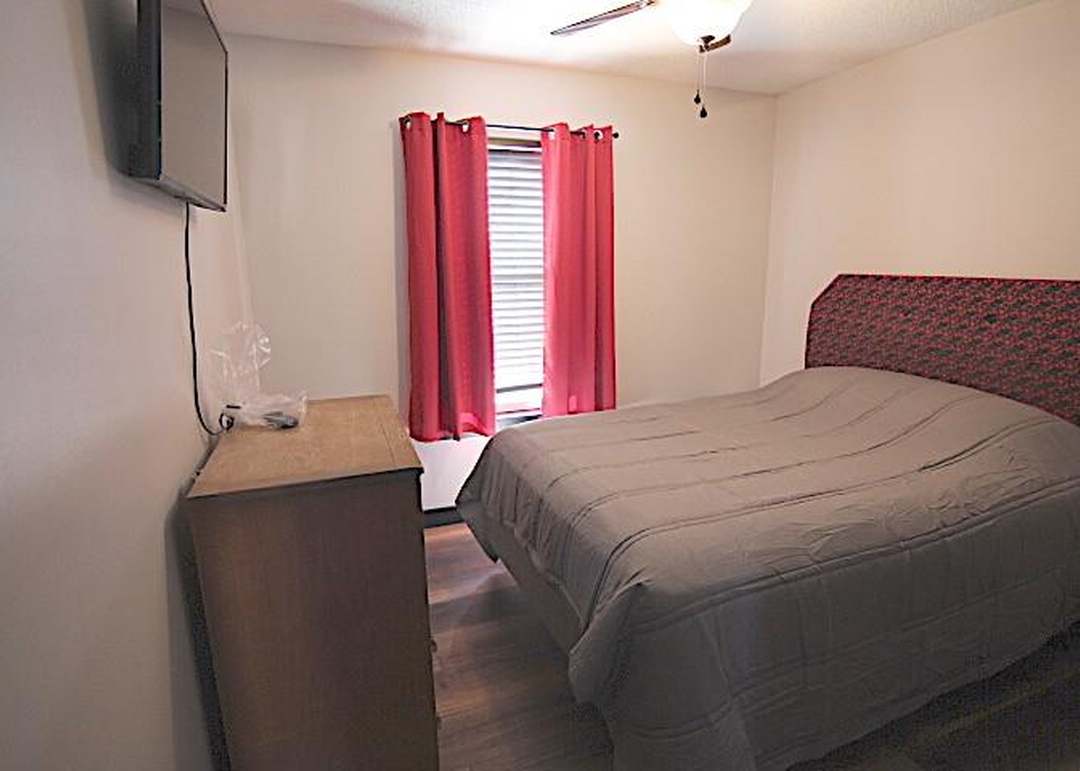 1706 Johnston Drive — photo 32