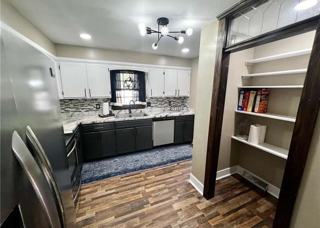 1712 Marion Street — photo 14